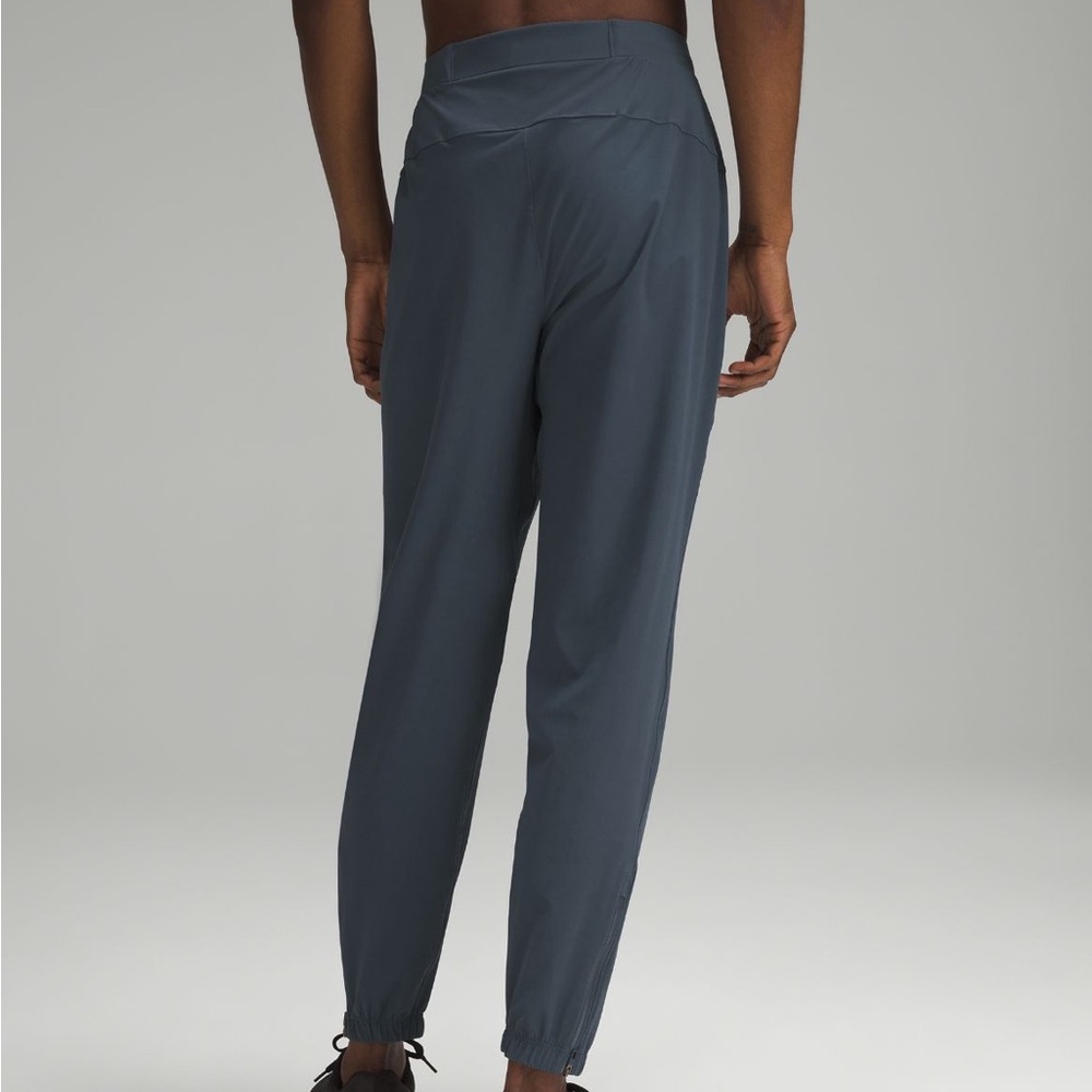 Lululemon men’s surge joggers